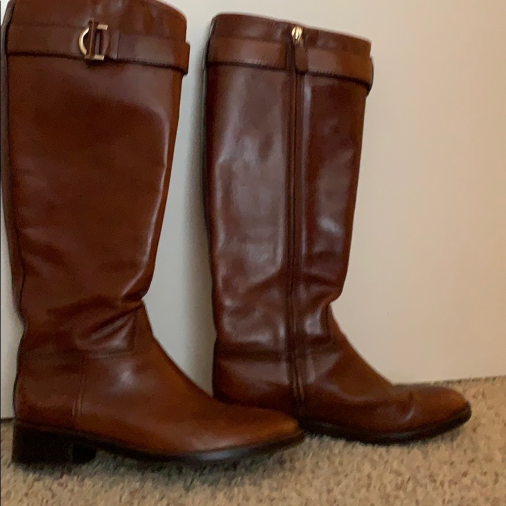 Beautiful Brown Tory Burch Boots